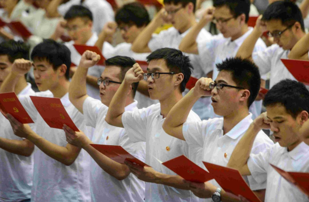 大学生入党的“硬性要求”，再快也要花3年时间，尽量在大一申请