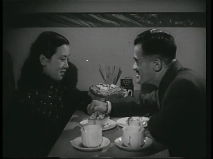 新中国成立前夜的代表作，欢笑与泪水交织的控诉：《乌鸦与麻雀》