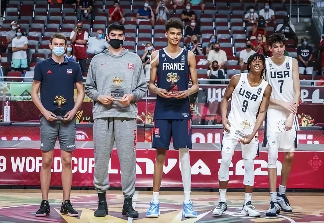 最强nba5星教练都有哪些(活塞五号秀首秀，左冲右突充满活力，他是今年公认的最强后卫)