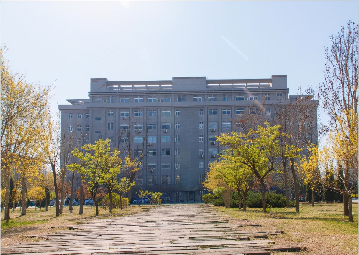 天津美术学院发布2022年校考公告，美术艺考生多少分才能被录取？