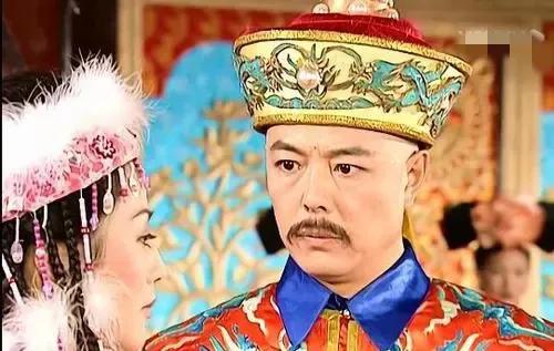 《还珠》香妃如果没有蒙丹会爱上乾隆，并和令妃正面“刚”吗？