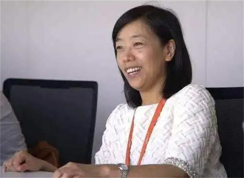 马云背后的女人：从前台小妹到阿里副总裁，曾送七位高管进监狱