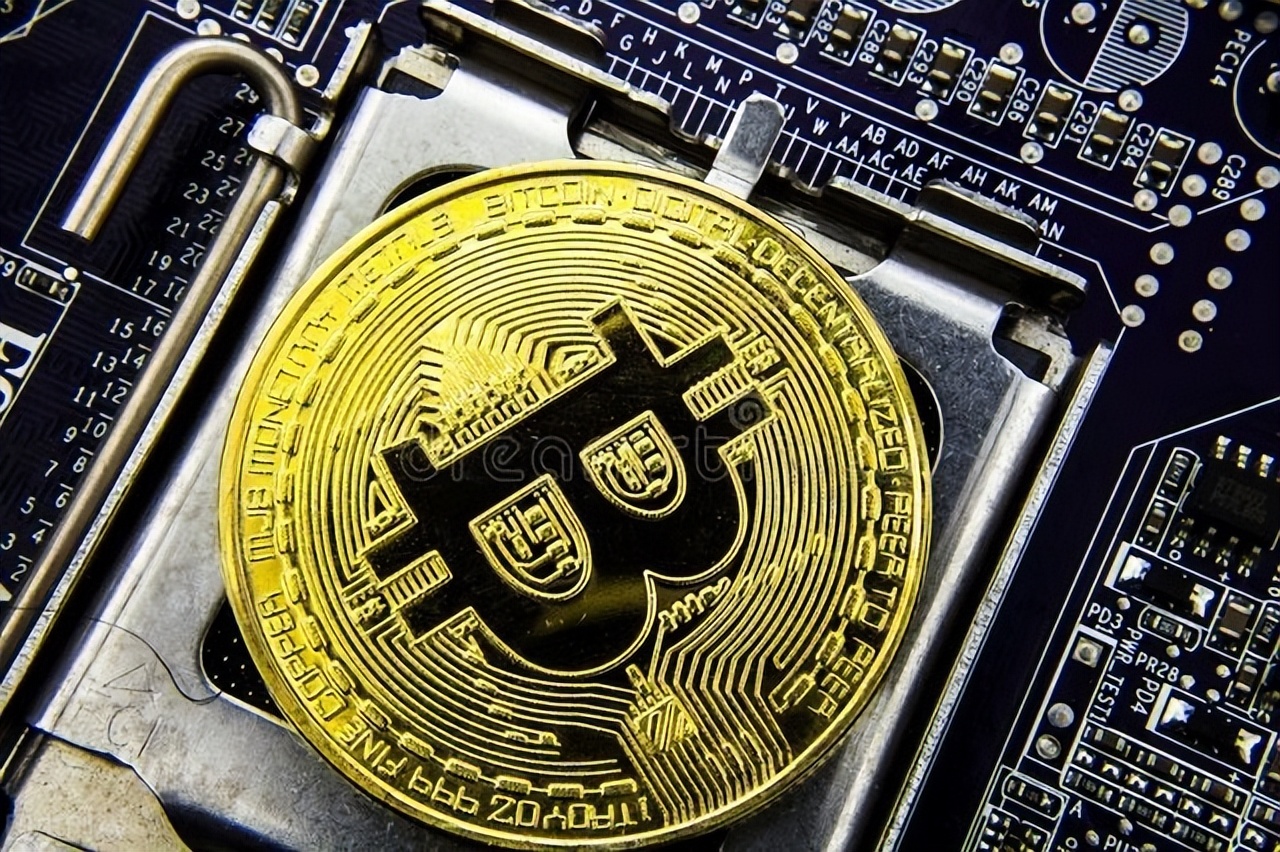 比特币不是法定货币，虚拟货币交易在中国属于非法金融，被打击