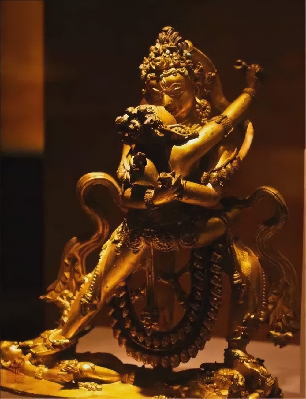 密宗双修(史上最"色"皇帝:不干正事,整日与宫女"密宗双修"!荒唐至极)