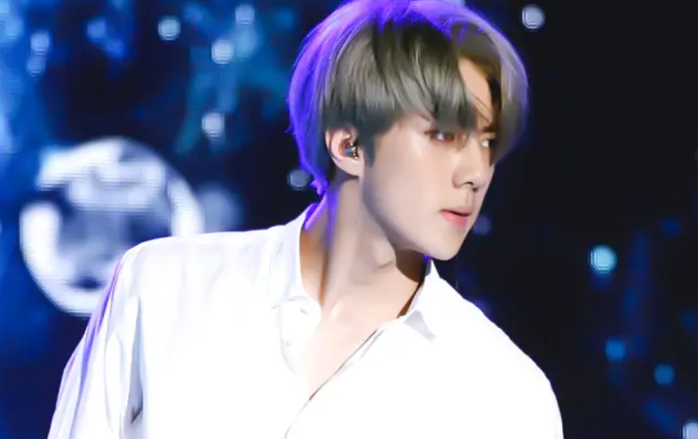 吴世勋：彭于晏之后又一个颜值高身材好的男星，还是鹿晗的好友