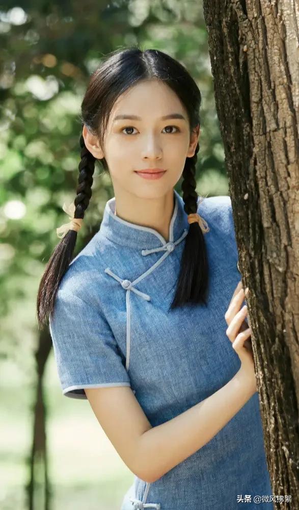 11位女星的民国学生装 灵动俏皮