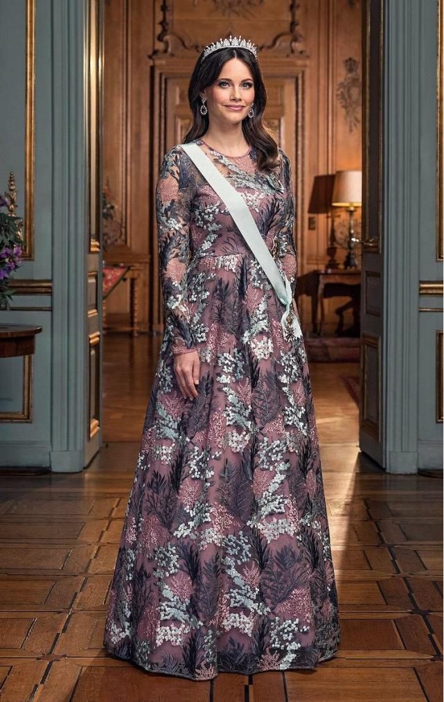 维多利亚公主是现任瑞典国王卡尔十六世·古斯塔夫最年长的孩子和王位