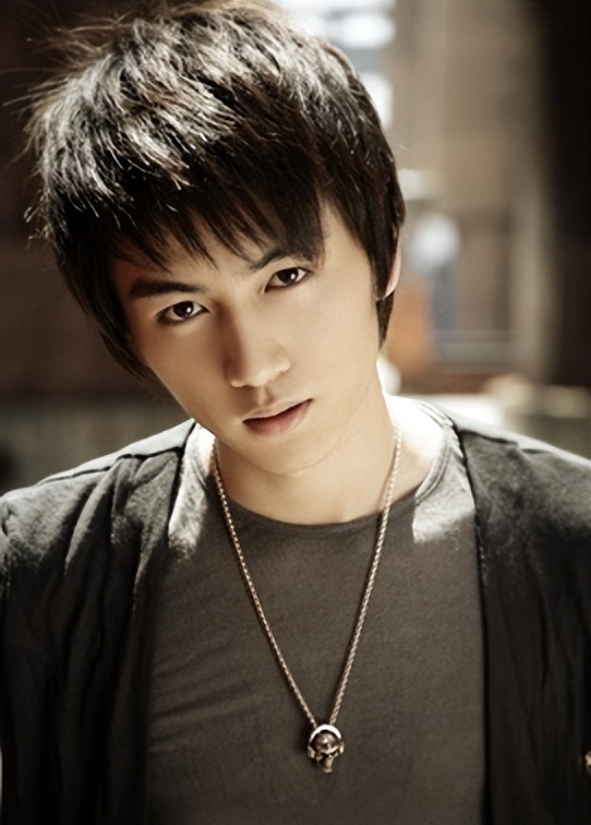 公子哥陈晓：那个娶了白月光的“顾千帆”，为何眼里失去了光？