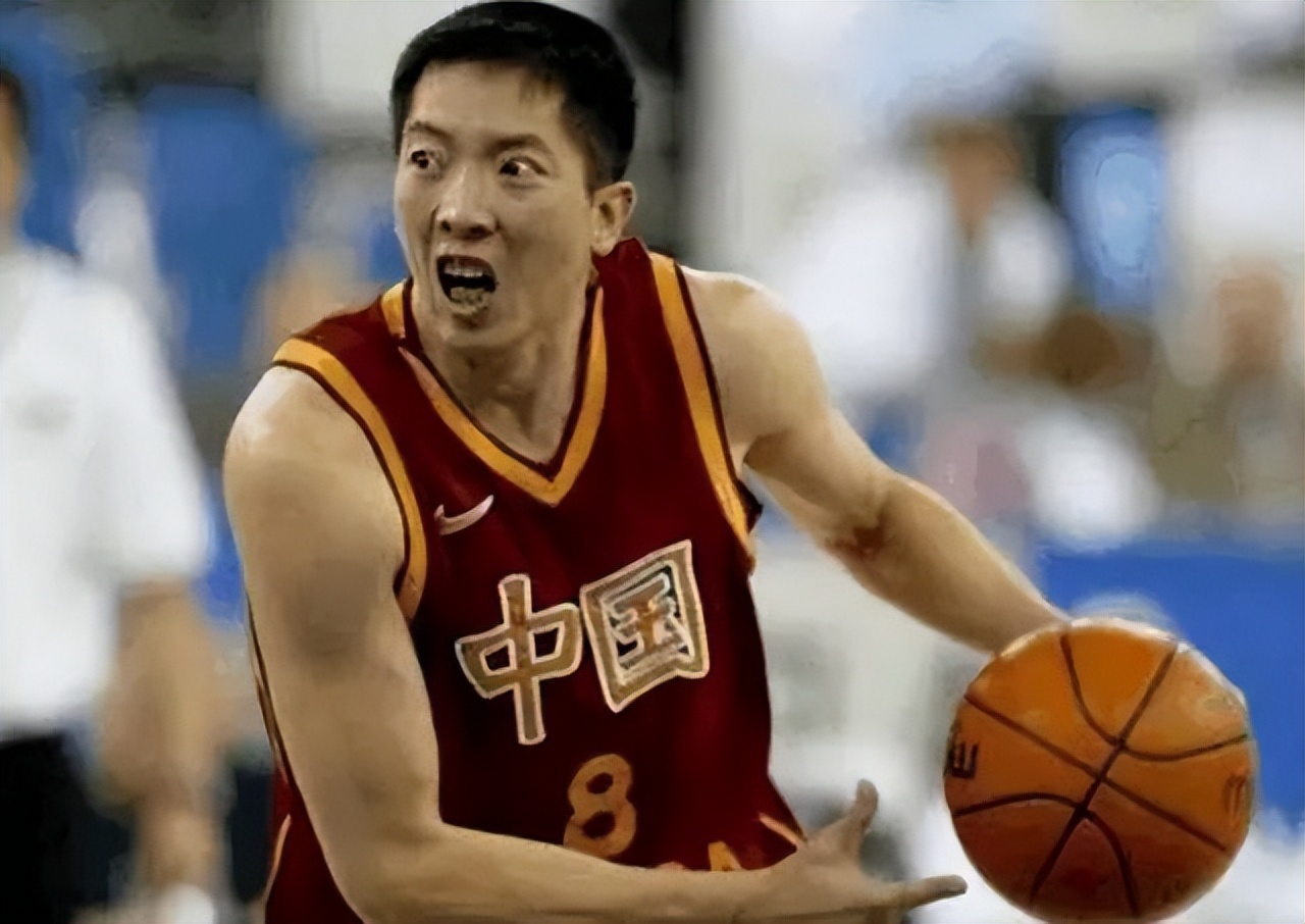 最强nba中国球员有哪些(中国男篮最强的十名球员，易建联难以抗衡姚郅，三分王李楠)