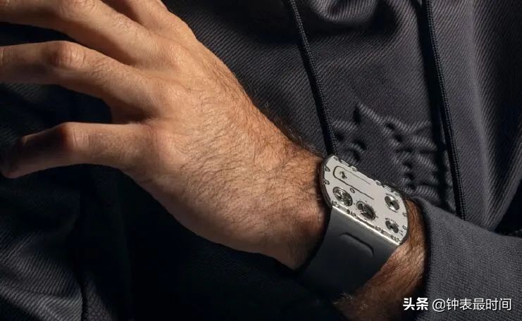 理查德·米尔X法拉利放大招：全球最薄手表，售价1267万人民币