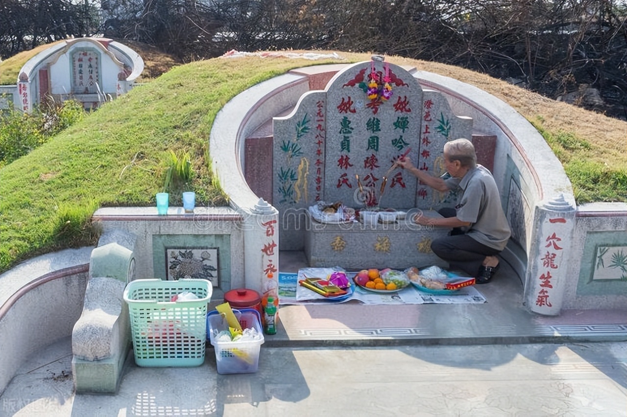 八首诗词寄托清明哀思，是中华民族的文化传承