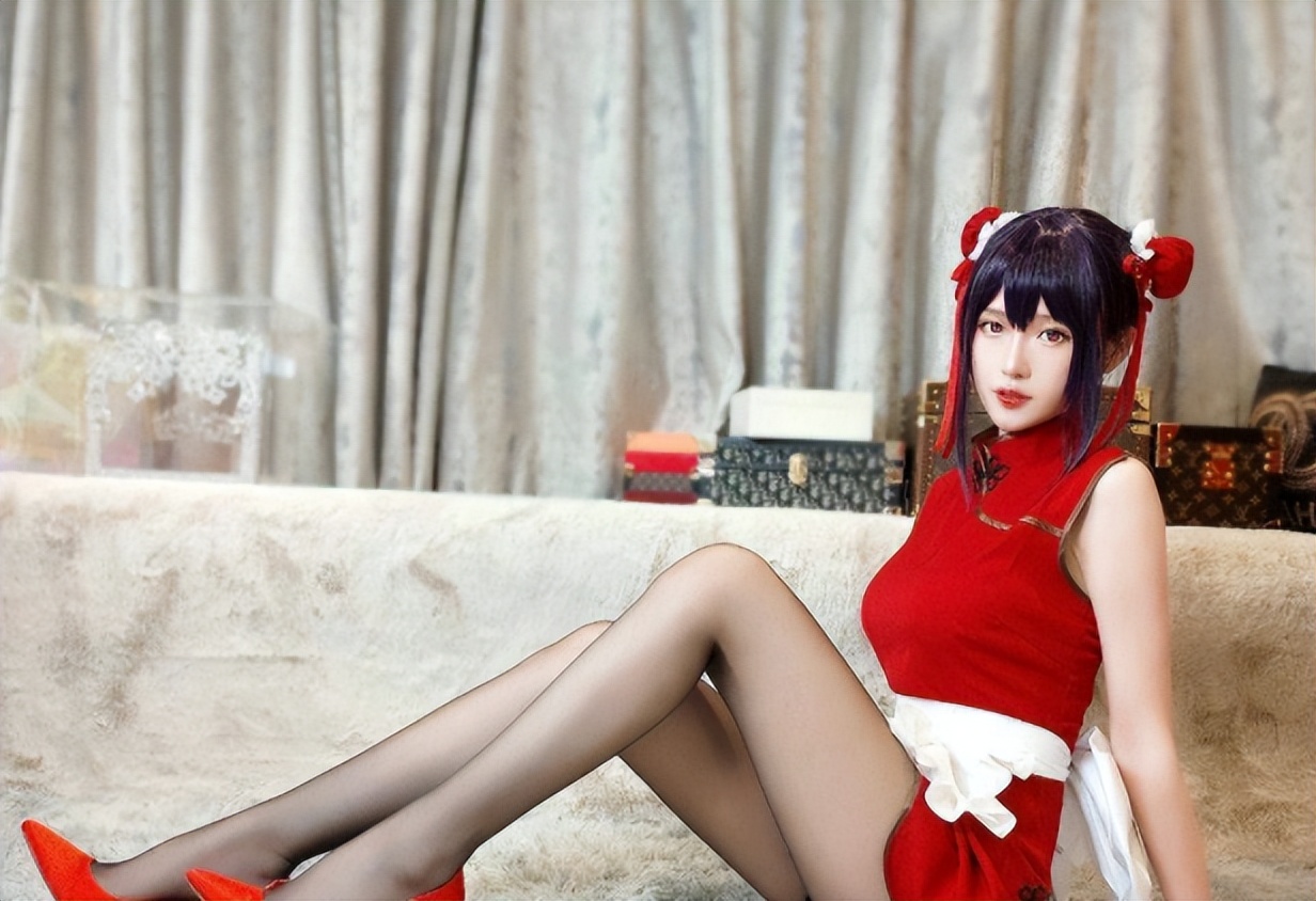 最懂LSP的女主播腐团儿 战术后退COSER操作太懂了-哪边嗨