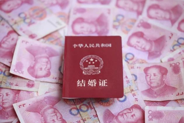 2001年，江西一男子因无钱付彩礼，用火药在小学残忍杀死42人