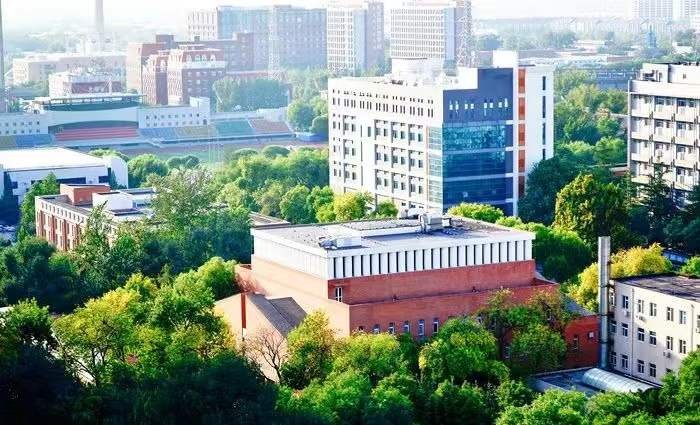 央媒聚焦！北京6位教师：接连受到央视、人民日报等采访，任职同所双一流！