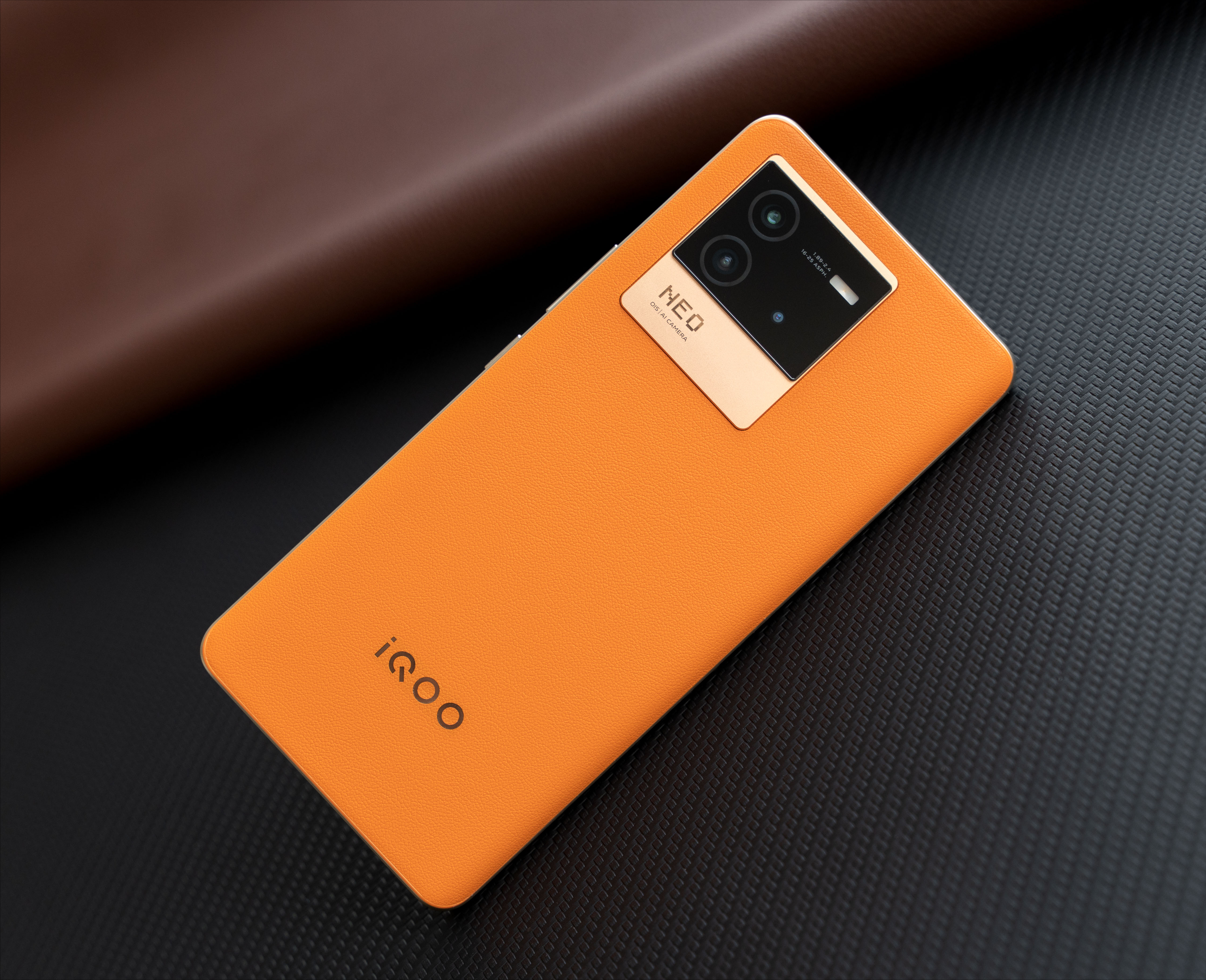 预算宽松但不高，优选这4款性价比最高的商务手机，颜值高性能强