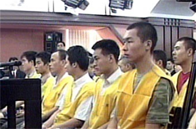 03年大学生因“三无”收容被害，涉案人员全部判刑，一项法规废除