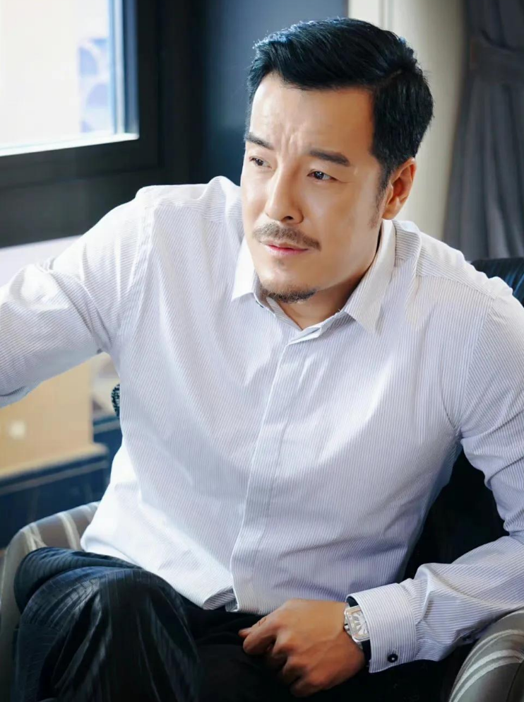 海一天：二婚娶小12岁娇妻，不介意妻子离异带着孩子，如今很幸福