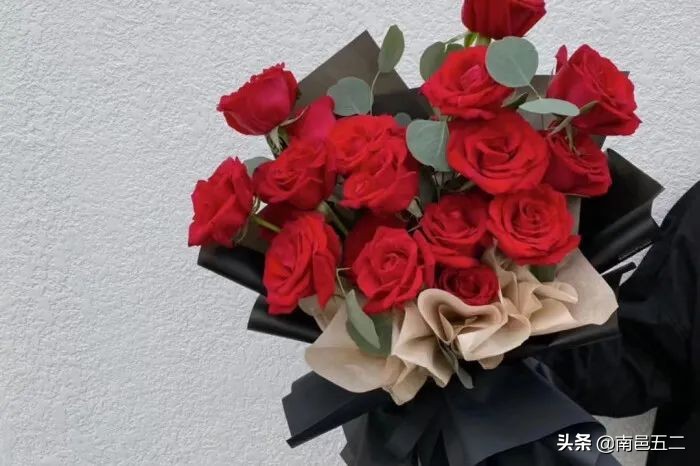 关于玫瑰与浪漫的文案