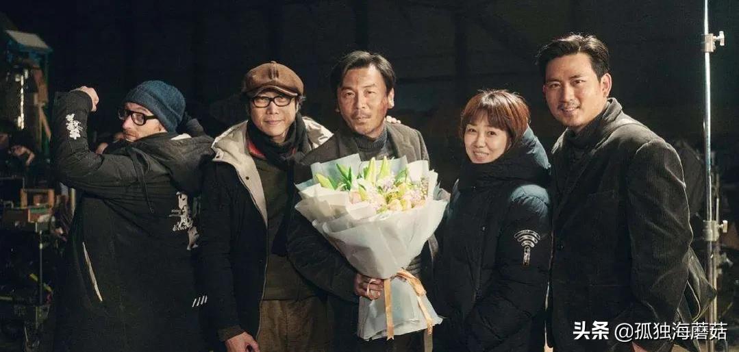 层层悬念、步步反转、一路烧脑开挂，更妙的是两小时的电影无尿点