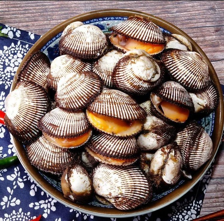 今天给大家介绍一款凉拌毛蚶,毛蚶入口鲜嫩爽口麻辣的感觉让人回味