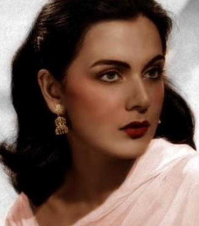 印度女演员普里亚，令人难忘的美丽，令人叹息的结局