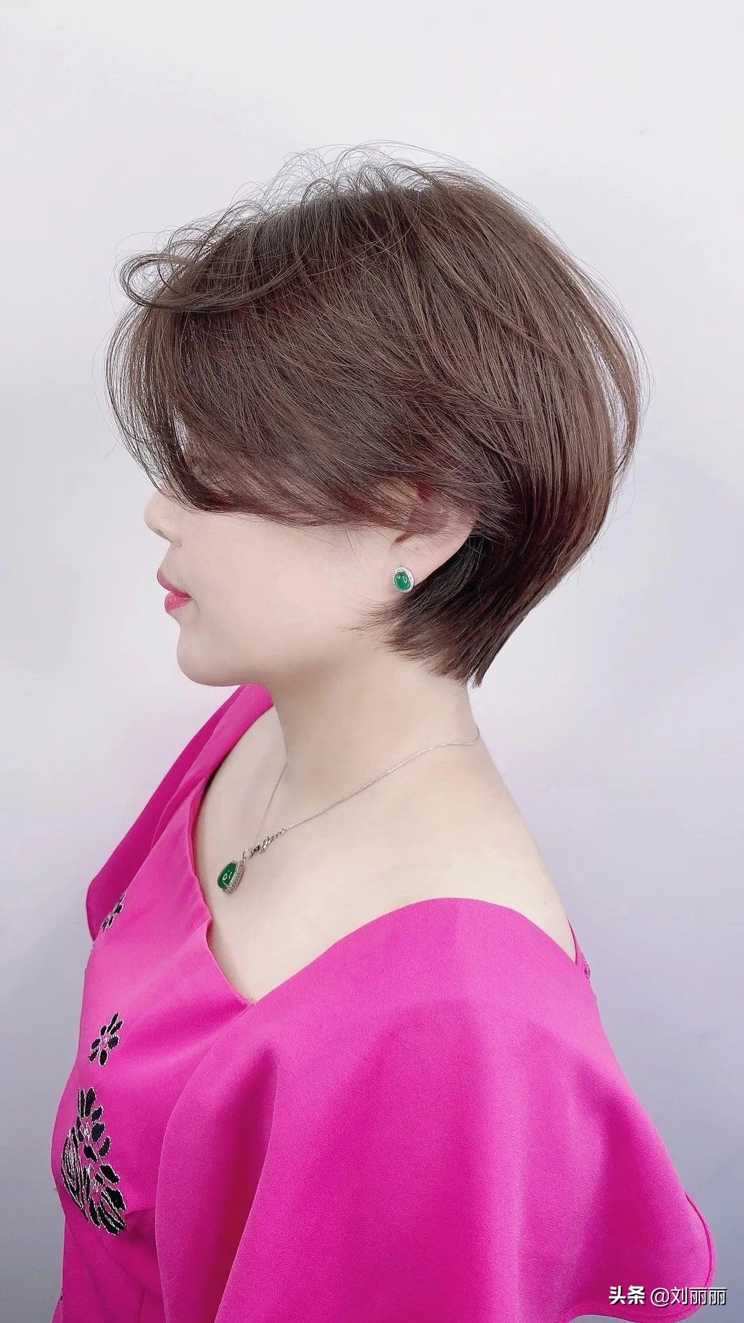 短头发图片女2017款(女士发型从短到长16款) - 赤虎壹号