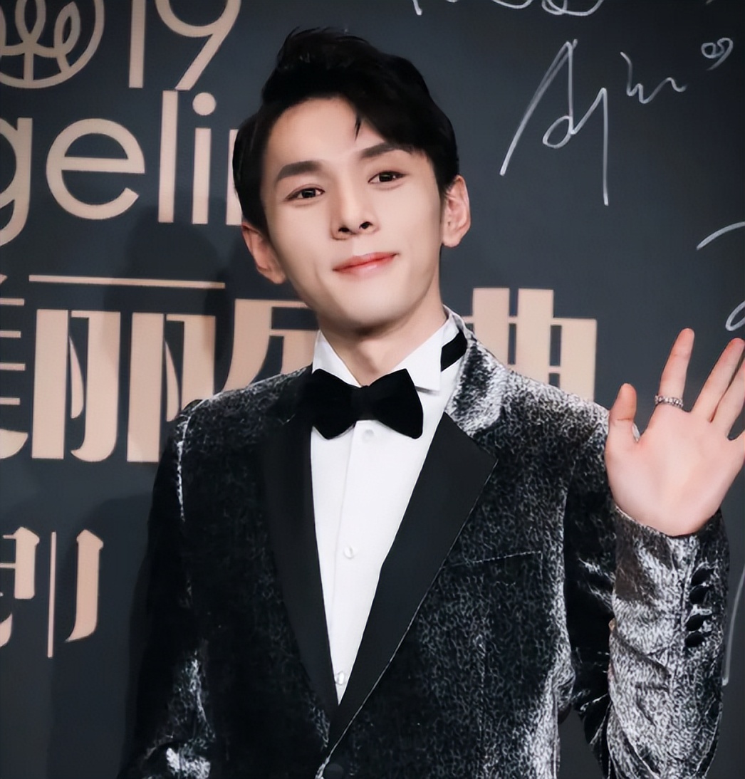 11位网红的收入，有人一分钟50万，有人年入30亿，19岁存款8位数