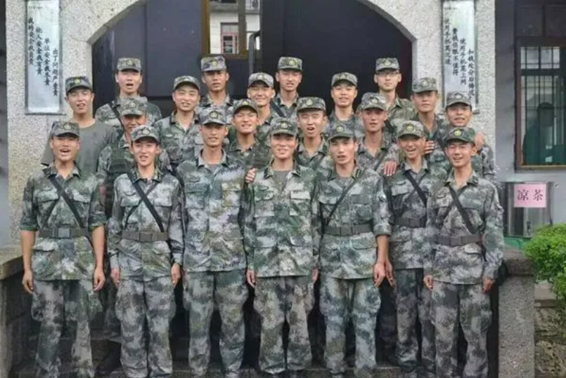 放弃落户上海、20万年薪，90后退伍军人回农村“养蜂”，获国家部委表彰！