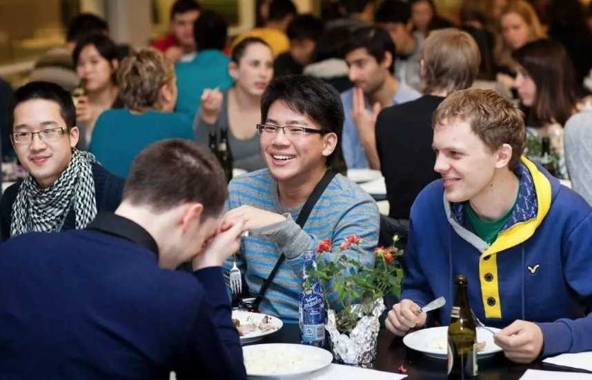 博士生考入土豪大学，免学费住别墅还拿奖学金，妥妥的人生赢家