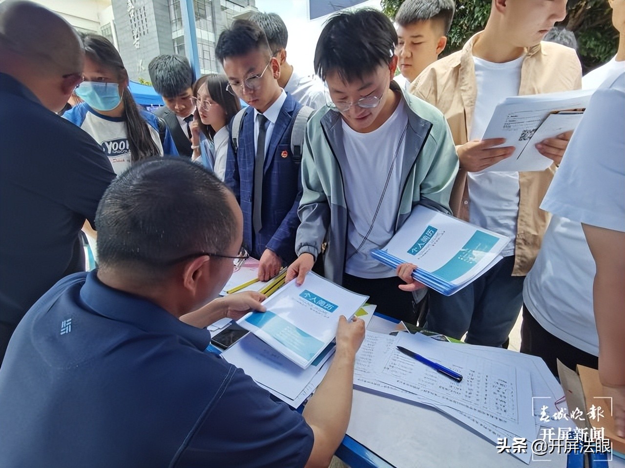 云南水利水電職業(yè)學院推進畢業(yè)生“對口”就業(yè)：8000余個工作崗位 讓學生不出校門就能找工作