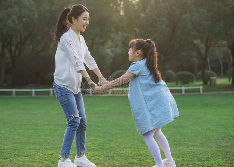 青春期女孩，从哪个部位开始发育？如何能突破1米7身高？
