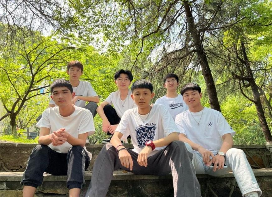 湖北“最铁”6兄弟：来自同校同宿舍，现上岸名校，签约世界500强