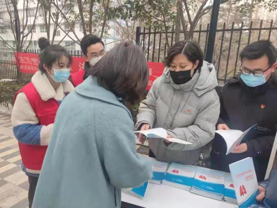 秦州區：法治科普大使送法進小區