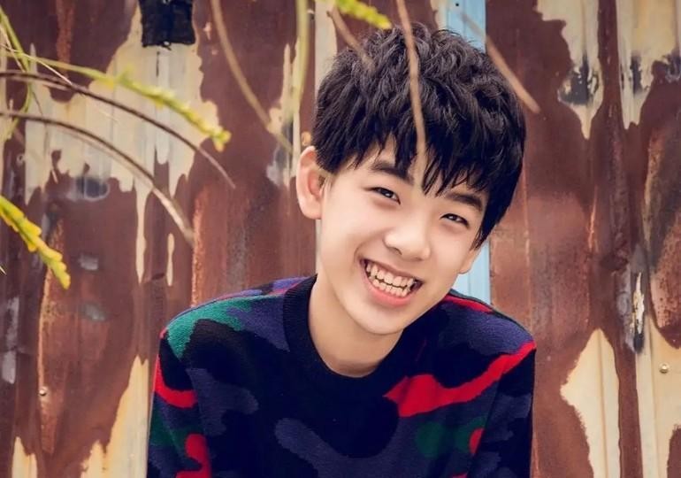 “龙须刘海”不要随便碰，颜值高的仙气飘飘，颜值低的秒变蟑螂精