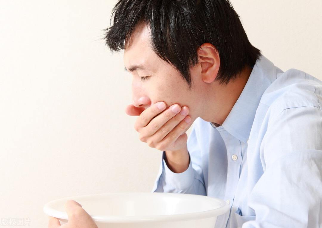 喝酒呕吐出血的原因及生气致吐血机制分析