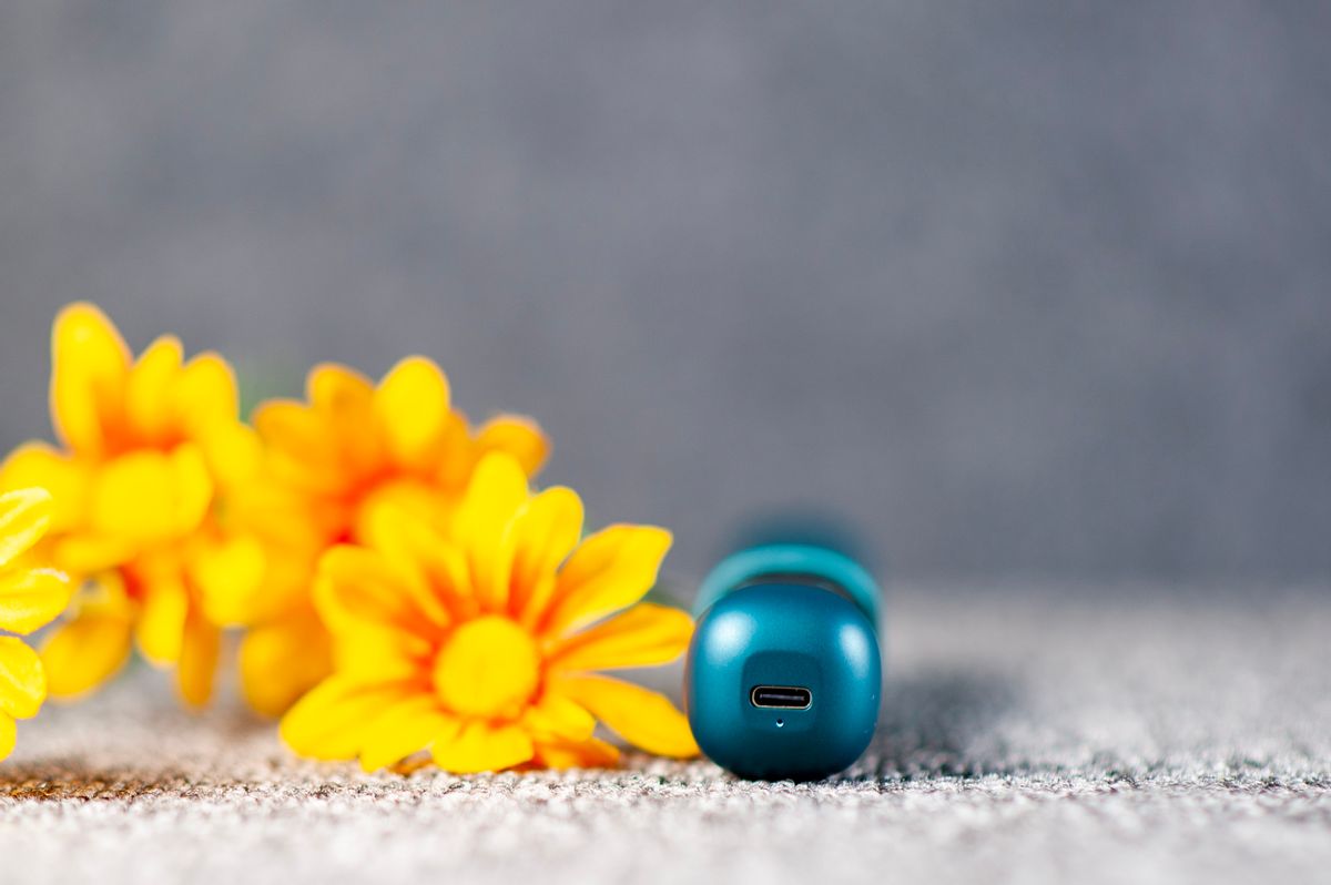 Sanag J2胶囊真无线耳机再升级，藏于发间，这颜值怎能不爱