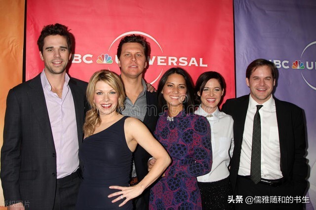 奥利维亚在巴兹鲁尔曼的《猫王》中扮演普里西拉.普雷斯利