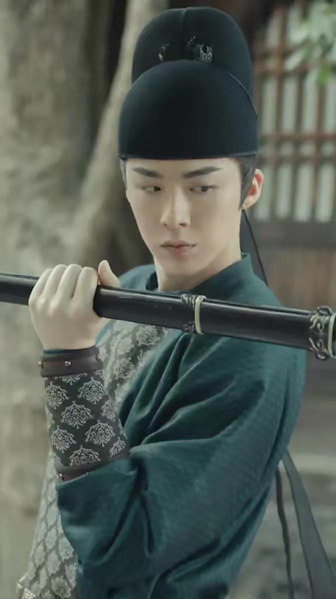 高冷人设别瞎演，有人板着脸演成面瘫，有人眼神都是戏有距离感