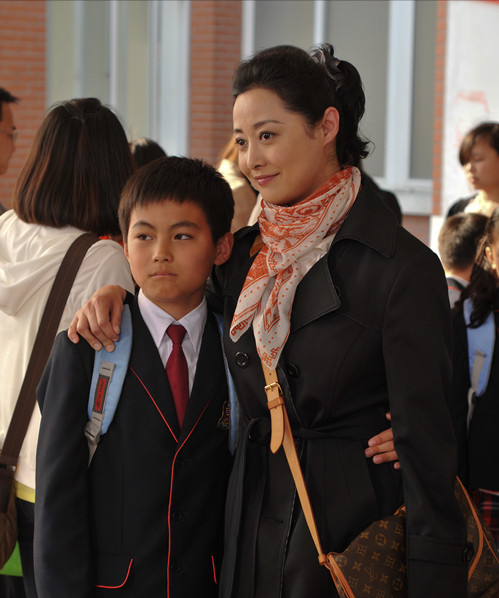 张健：是刘蓓的一婚和三婚丈夫，欠债3个亿，没脸出席儿子的婚礼