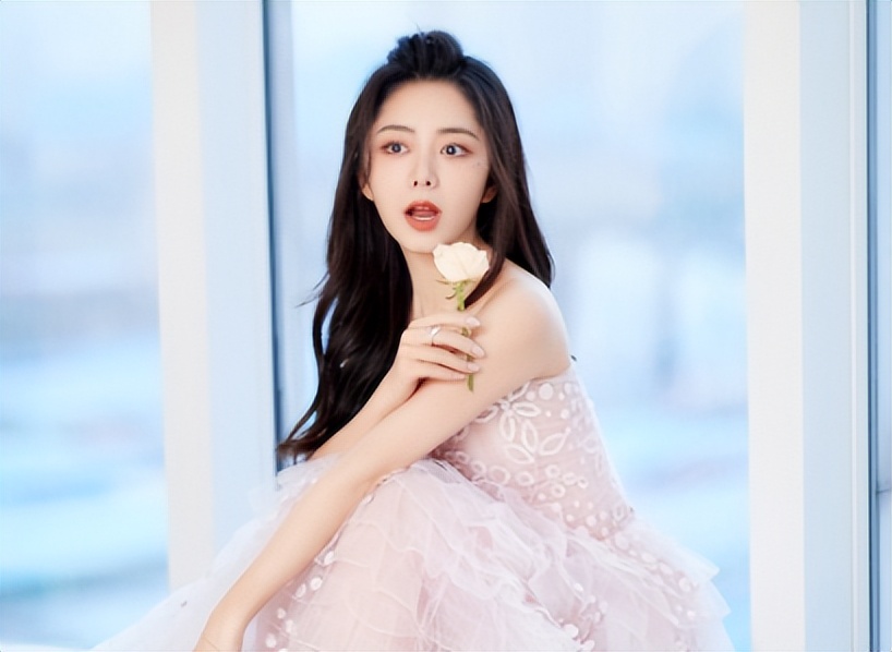 “巴蜀之地”出美人，这10位川妹子女明星，个个国色天香貌美如花