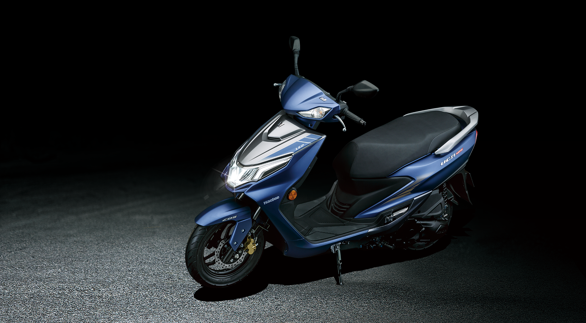 预算1万左右,身高180的新手,选什么踏板车比较好?不太喜欢uy系