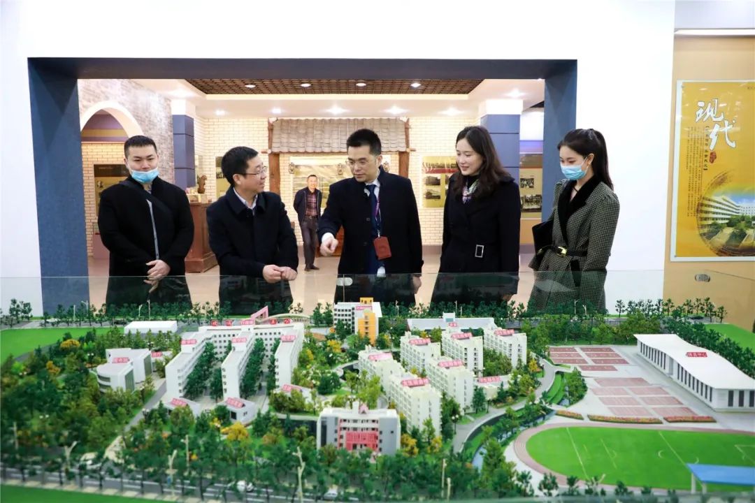 四川省西充中学与重庆市巴蜀中学校强强联手，打造西充教育新高地