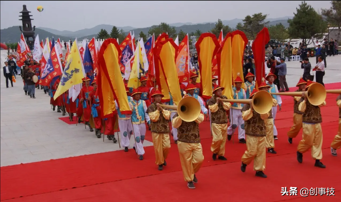 因为它是满族的诞生纪念日,命名纪念日,是全族性的节日