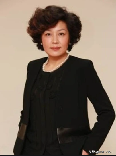 李咏病逝4年了，遗孀哈文的选择令人泪目