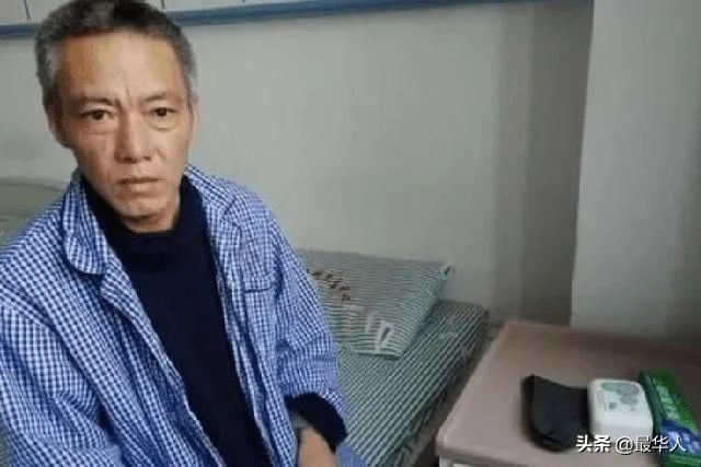 高考状元上海打拼受挫，与父母断绝联系，12年靠捡垃圾为生