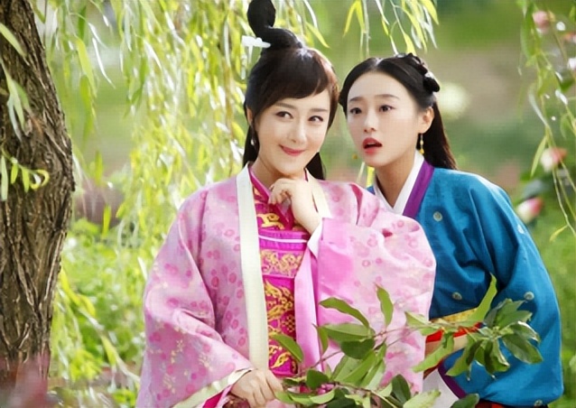 一脸“苦瓜相”却还能演大女主，这8位女星越看越丧，导演咋想的