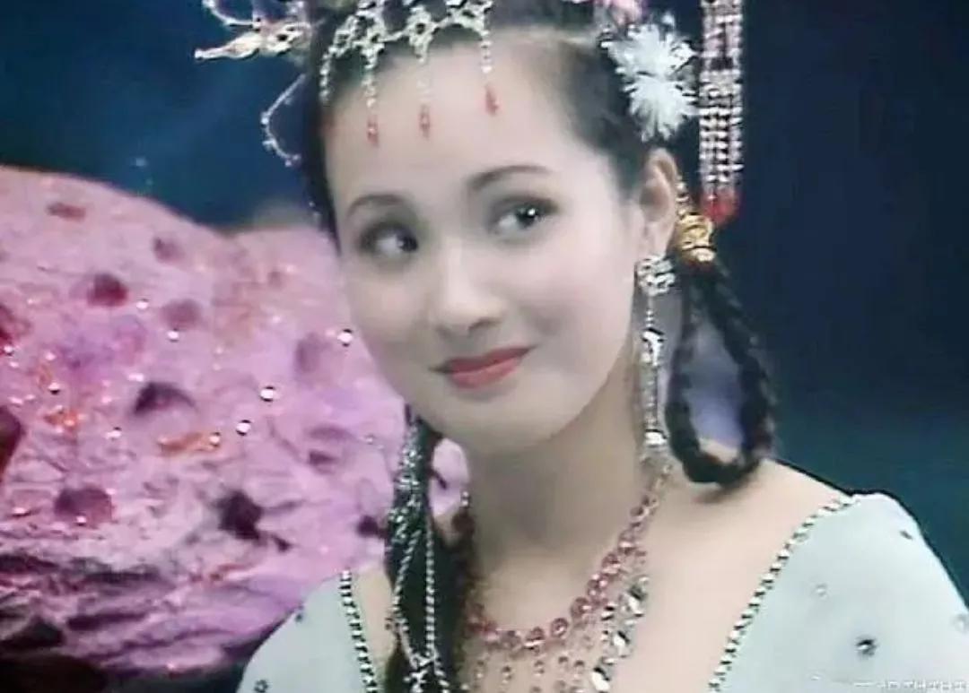 看《西游记》的时候不要只注意师徒四人，这部剧中还有很多美女