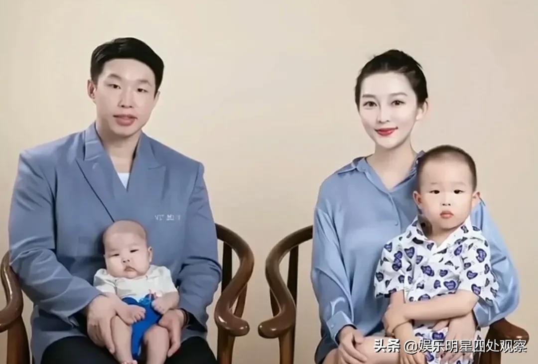 德云社烧饼当爸，晒全家福，妻子年轻又漂亮