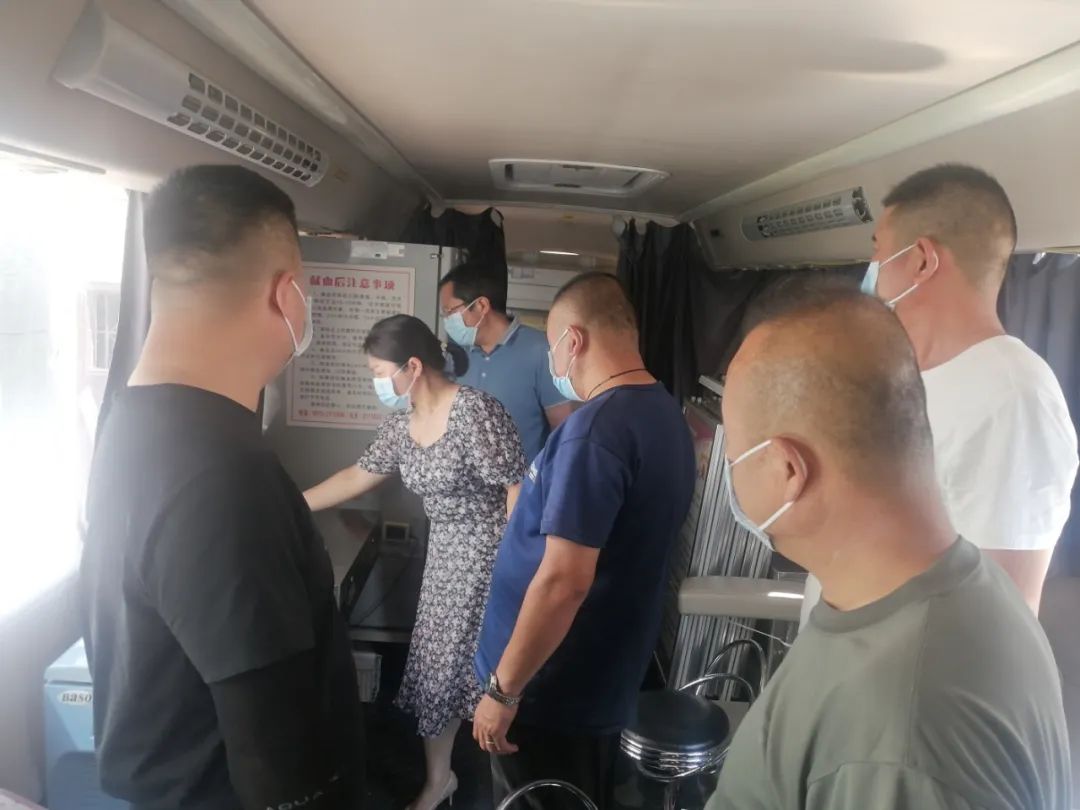 渭南市中心血站开展夏季车辆安全检查维护保养工作