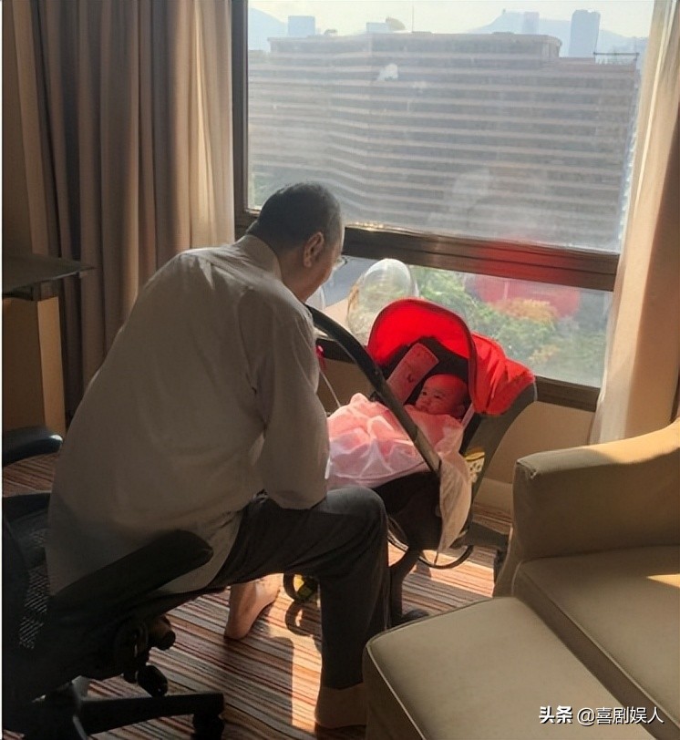 同样是老来得子，金士杰拼命拍戏不敢老，刘德华安享天伦之乐